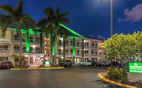 Hometowne Studios By Red Roof Fort Lauderdale